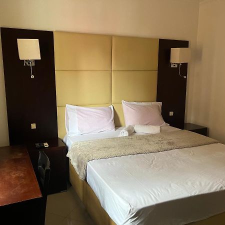 Guest House La Plaza Luanda Exteriér fotografie